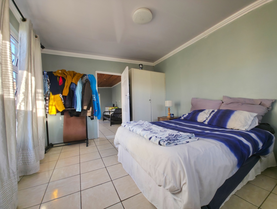 5 Bedroom Property for Sale in Hawston Western Cape